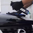 Cera Líquida Vonixx Blend Black Edition sendo aplicada na pintura automotiva