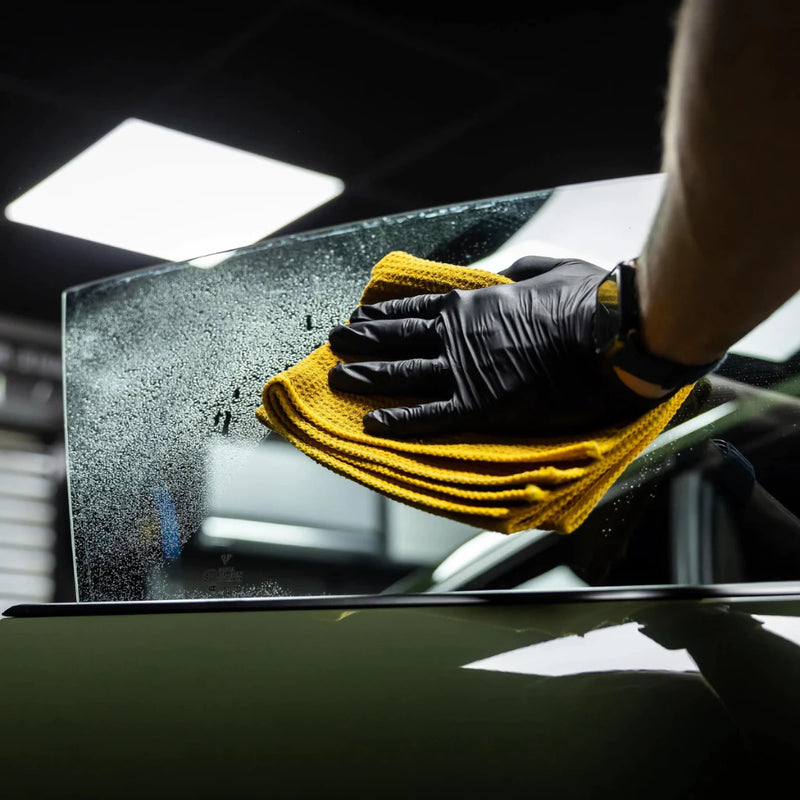 Antes e depois do tratamento de vidro automotivo com Vonixx